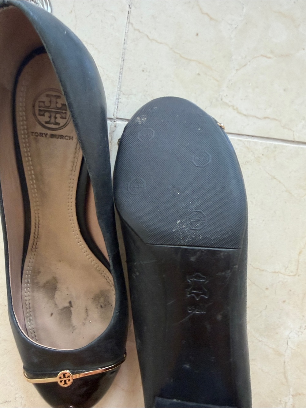 Tory Burch Black Leather Low Heel Pumps with Gold Logo Trim - Picture 2 of 3